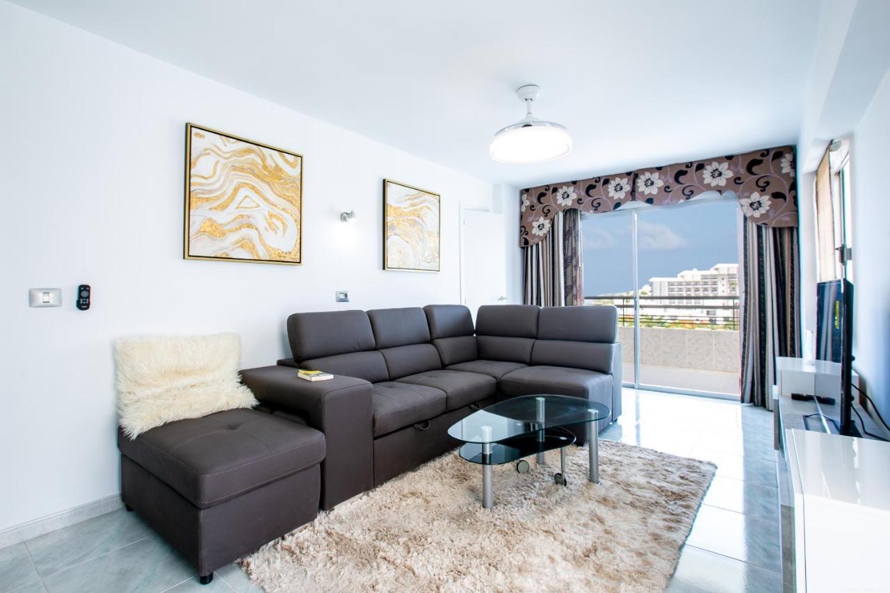 Fabulous New 2 Bedroom In Apartment *